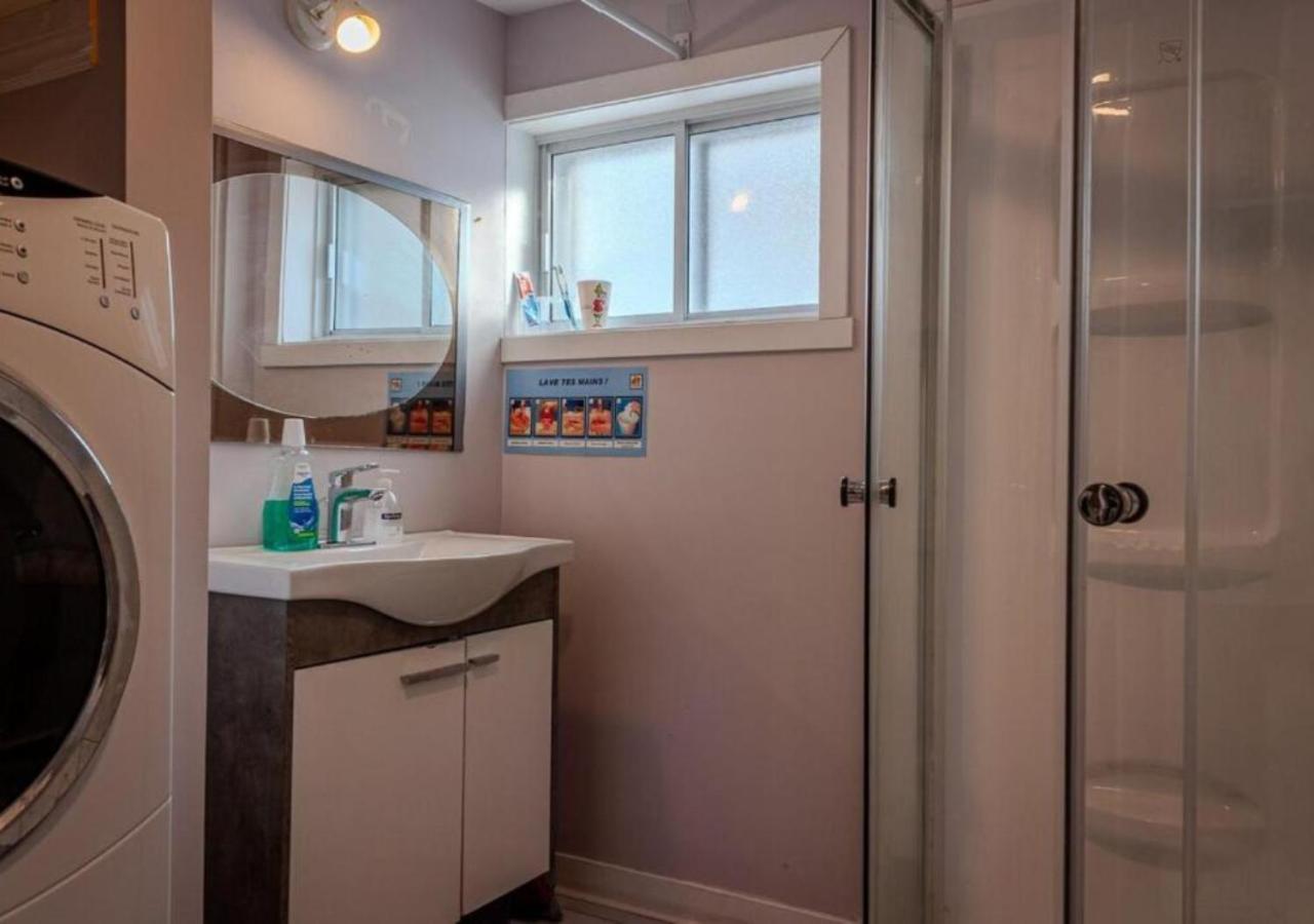 Apartment Independent Private Suite, Free Parking And High-speed Wi-fi *