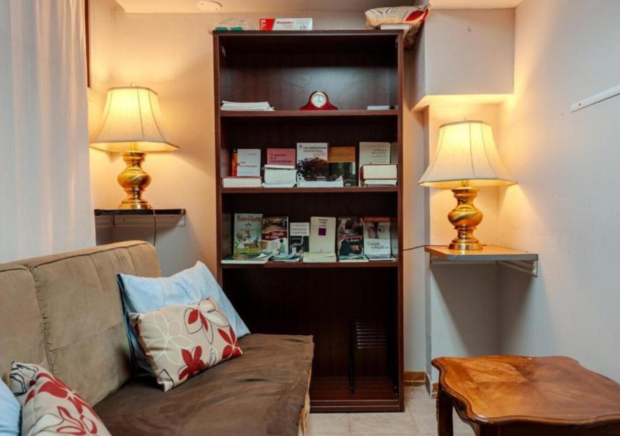 Apartment Independent Private Suite, Free Parking And High-speed Wi-fi *